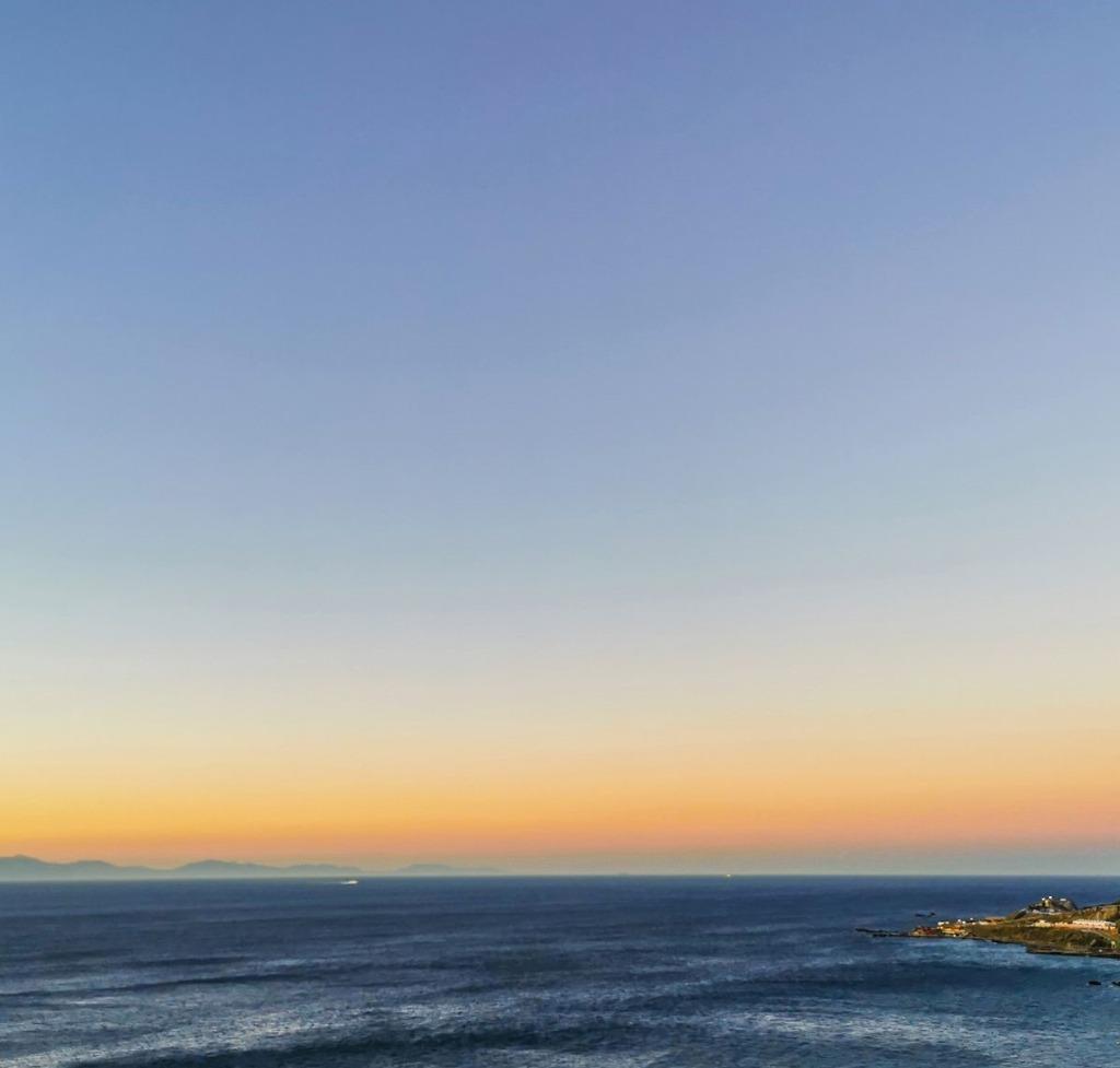 Crépuscule d'Or sur les Côtes du Détroit